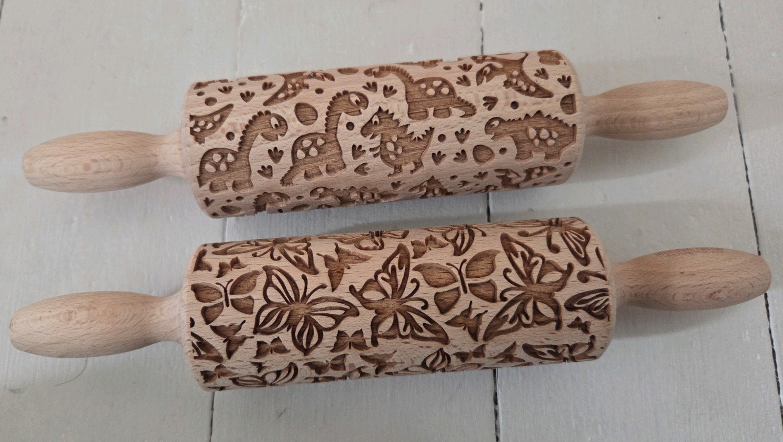 Houten deegroller patroon Vlinders Dinosaurus wooden corner, Ophalen of Verzenden, Zo goed als nieuw