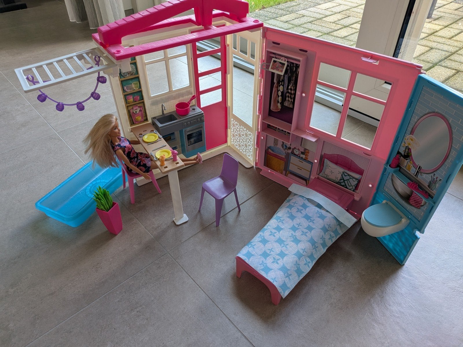 Barbie Droomhuis Speelset met Meubels en Accessoires, Ophalen of Verzenden, Zo goed als nieuw, Poppenhuis