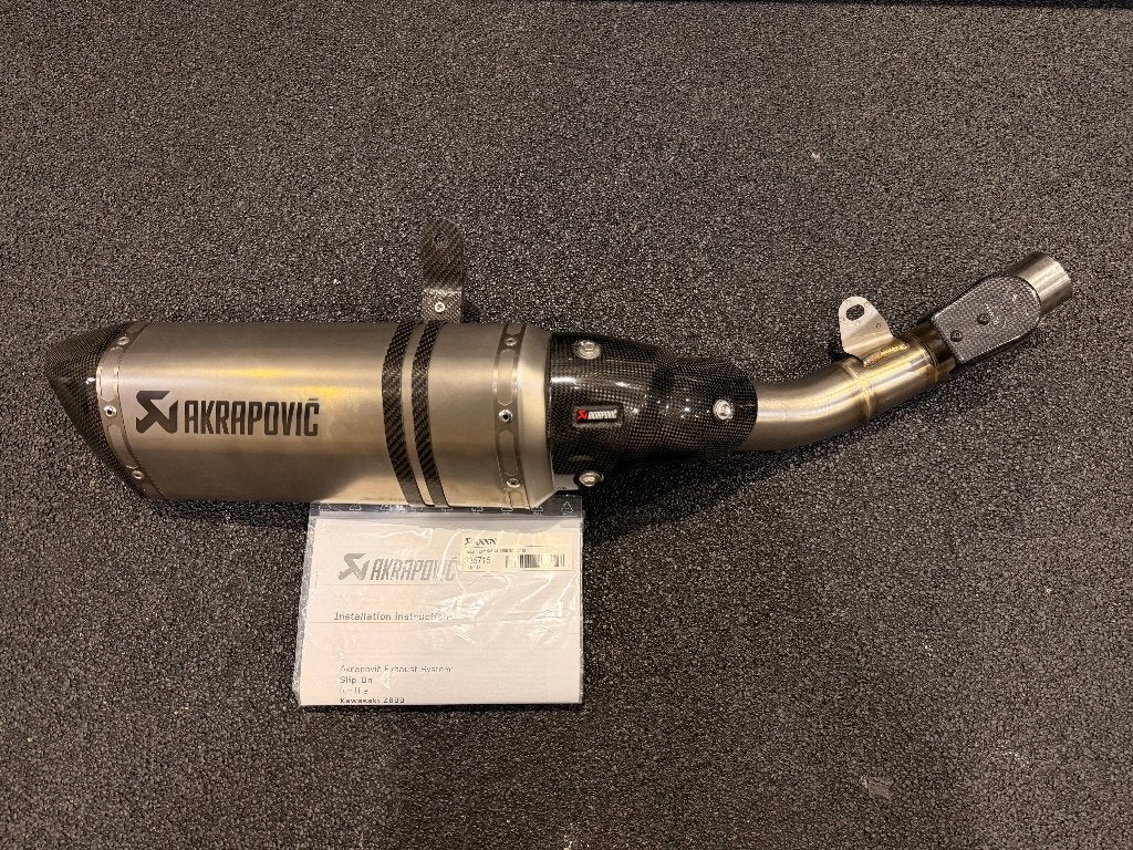 Akrapovic achter demper voor Kawasaki Z800 met klep, Motoren, Ophalen, Nieuw