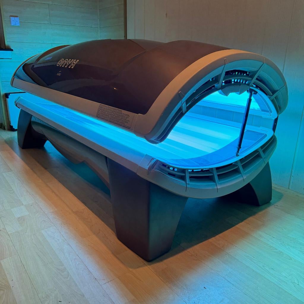 Hapro Onyx 26/5 Zonnebank + 1 jaar Garantie, Ophalen of Verzenden, Zo goed als nieuw, Zonnebank enkelzijdig, 15 lampen of meer