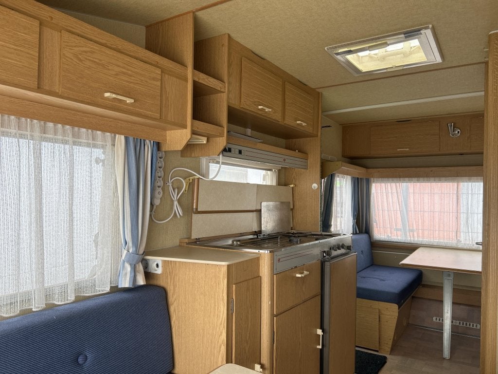 ZEER RUIME KIP 48 T GREY LINE, Caravans en Kamperen, Caravans, Overige typen, Standaardzit, Kip, A.G. Bellstraat 4 7903 AD Hoogeveen