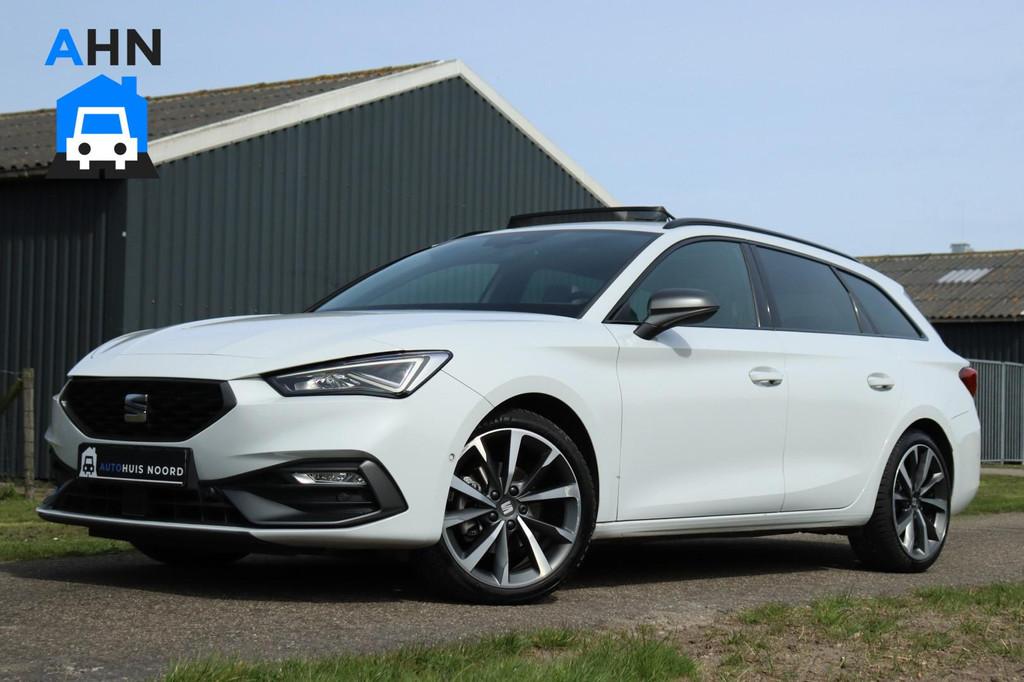 Seat Leon Sportstourer 1.5 eTSI FR / DSG / Pano / ACC / Came, Zwart, 4 cilinders, 150 pk, Leon