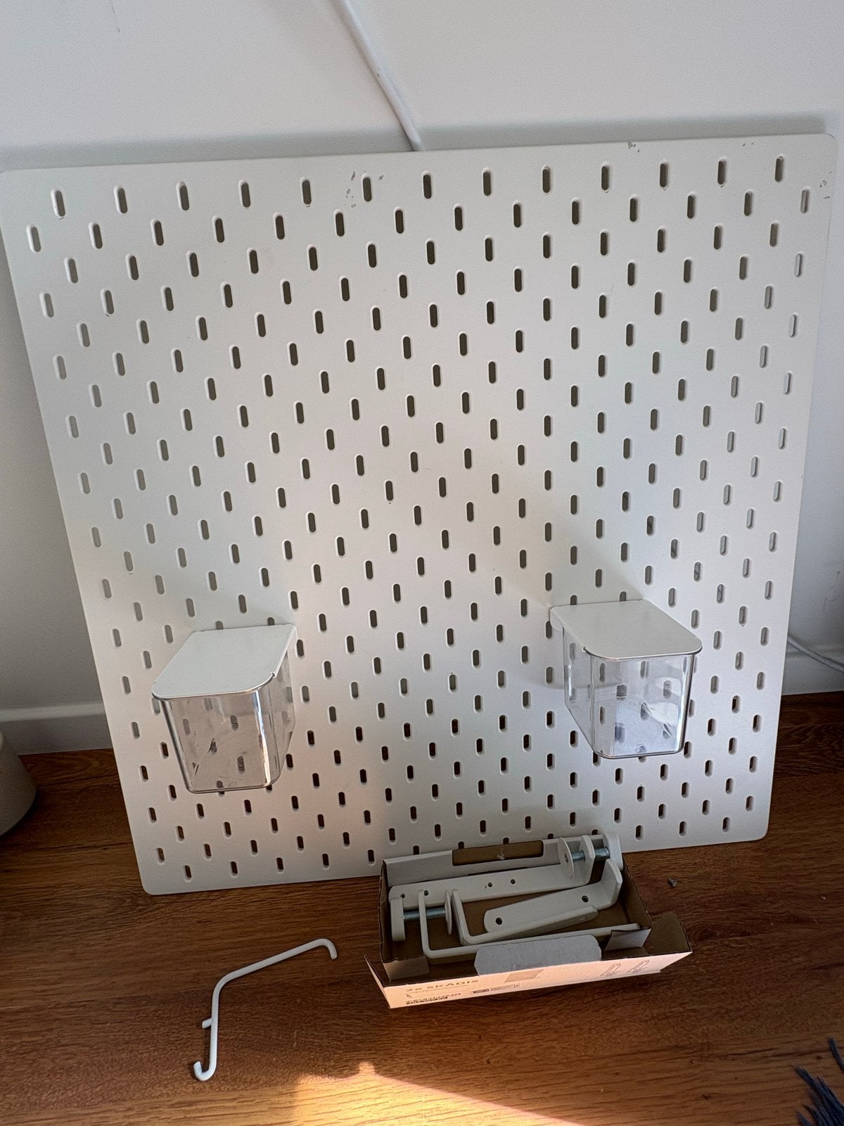 IKEA SKÅDIS pegboard met accessoires 56 x 56 cm, Ophalen of Verzenden, Zo goed als nieuw