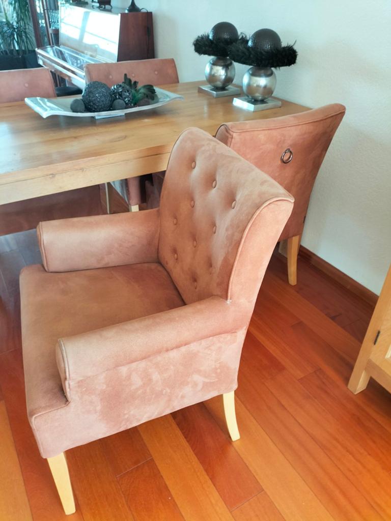 Eikenhouten stoelen, Ophalen