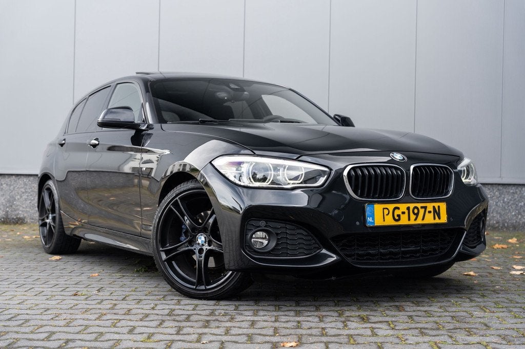 BMW 1-serie 120i M PAKKET AUTOMAAT PANO FULL OPTION KEYLESS, Auto's, 1998 cc, Achterwielaandrijving, Gebruikt, Euro 6