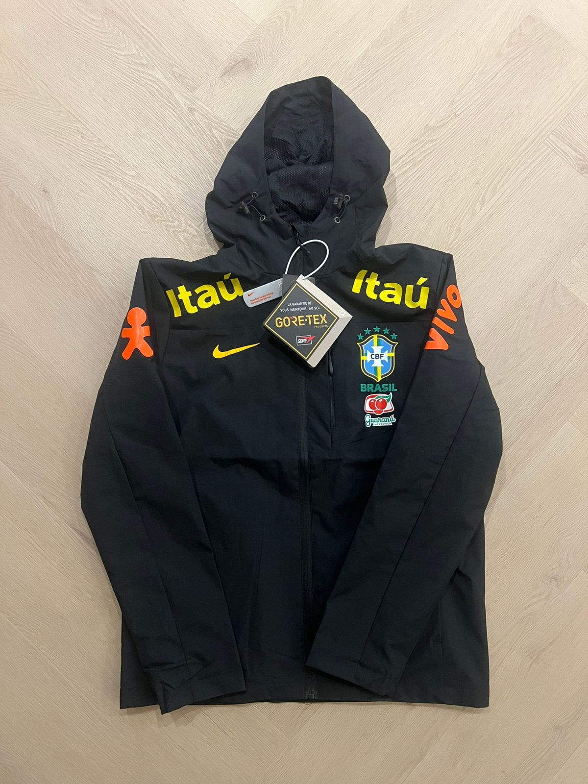 Brazilië windbreaker ZWART maat S en XL, Ophalen of Verzenden, Nieuw, Maat 46 (S) of kleiner, Zwart