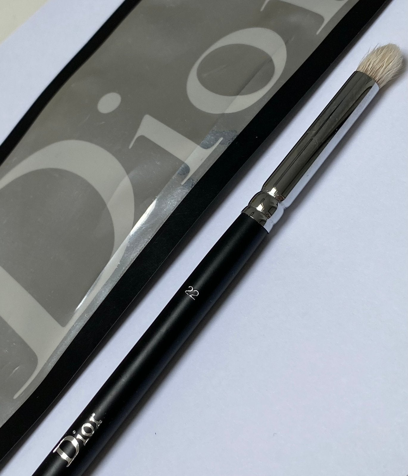 Dior Backstage oogschaduw brush Dior penseel - ZGAN, Ophalen of Verzenden, Zo goed als nieuw, Toebehoren, Overige kleuren