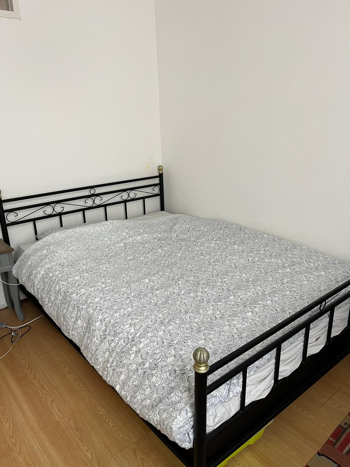 Bed 140cm breed, Huis en Inrichting, Ophalen, Gebruikt, Zwart, Tweepersoons