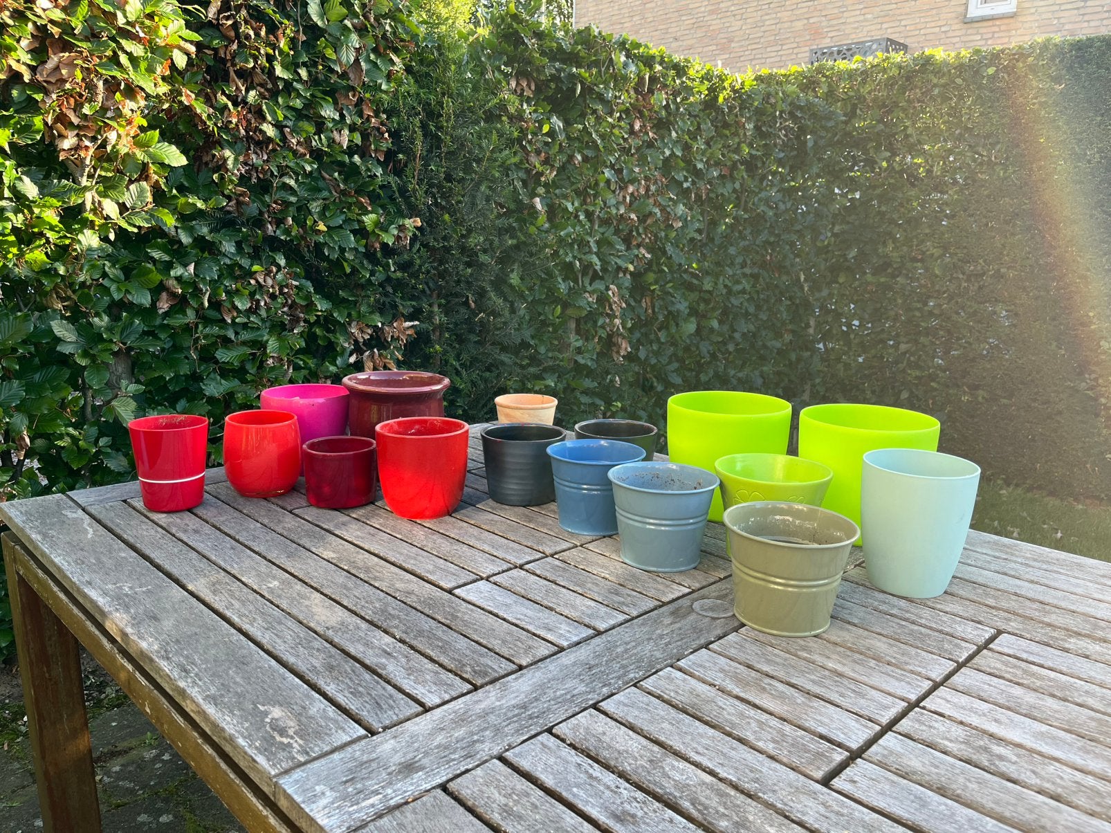Gratis af te halen: selectie bloempotten, Tuin en Terras, Bloempotten, Ophalen, Rond, Aardewerk, Minder dan 40 cm