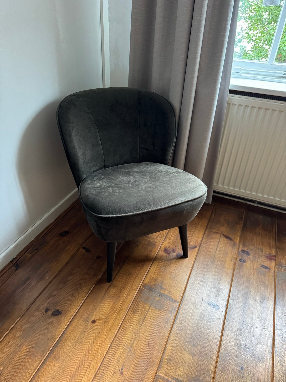 Donkergroen stoeltje WOOOD, Huis en Inrichting, Stoelen, Ophalen, Overige kleuren, Zo goed als nieuw, Eén