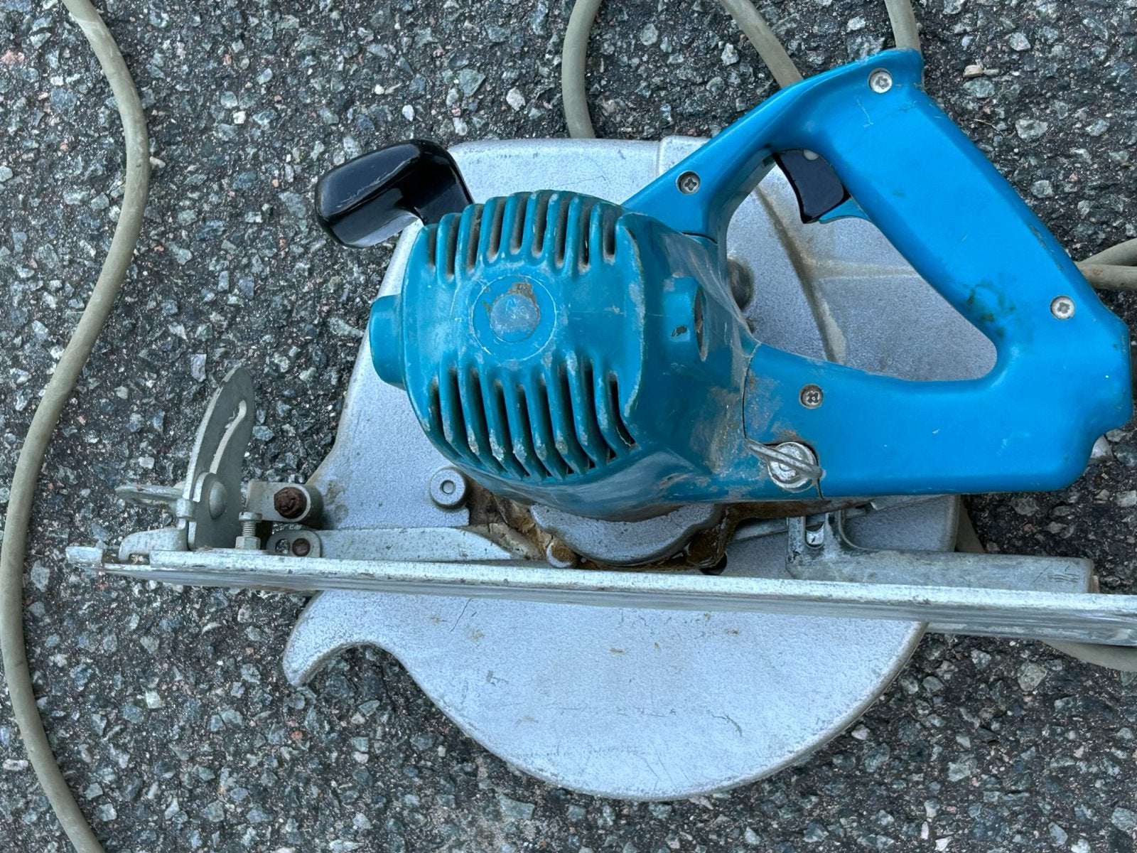 Black & Decker Cirkelzaag - Krachtig en Betrouwbaar, Ophalen, Gebruikt, Cirkelzaag, 600 tot 1200 watt