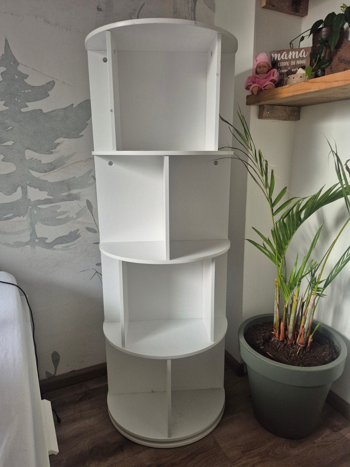 Relaxdays Draaibare Boekenkast Wit MDF - 138 cm hoog, Huis en Inrichting, Kasten | Boekenkasten, Ophalen, Zo goed als nieuw, 25 tot 50 cm
