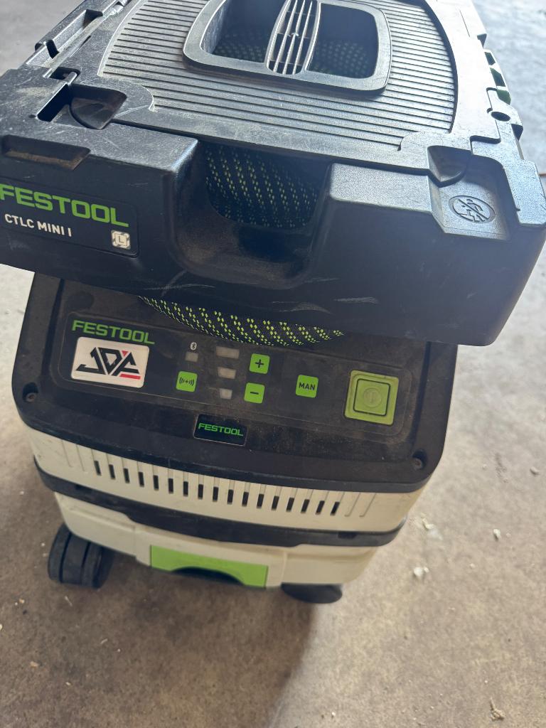 Accu stofzuiger festool, Doe-het-zelf en Verbouw, Gereedschap | Zaagmachines, Ophalen, Overige typen, Zo goed als nieuw, 30 tot 70 mm