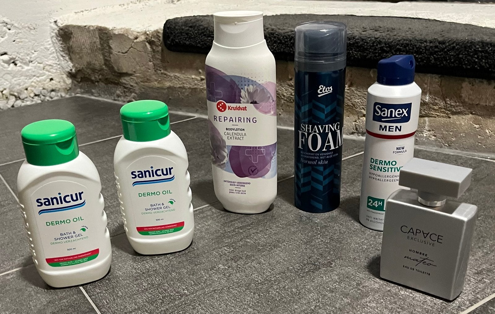 Diverse verzorgingsproducten: Sanicur, Kruidvat, Etos, Sanex, Ophalen, Nieuw, Bad & Douche