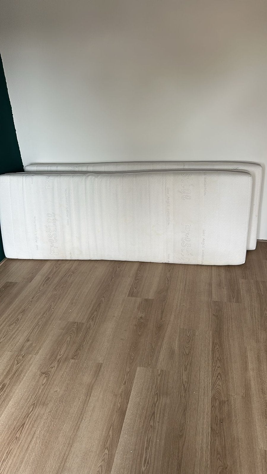 GRATIS 2x 70cm matrassen, Ophalen of Verzenden, Zo goed als nieuw, Eenpersoons, 70 cm of minder