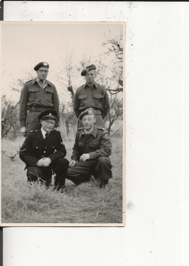 Poeldijk Vier broers Van Bergen-Henegouwen in uniform, Ophalen of Verzenden, Ongelopen, Zuid-Holland
