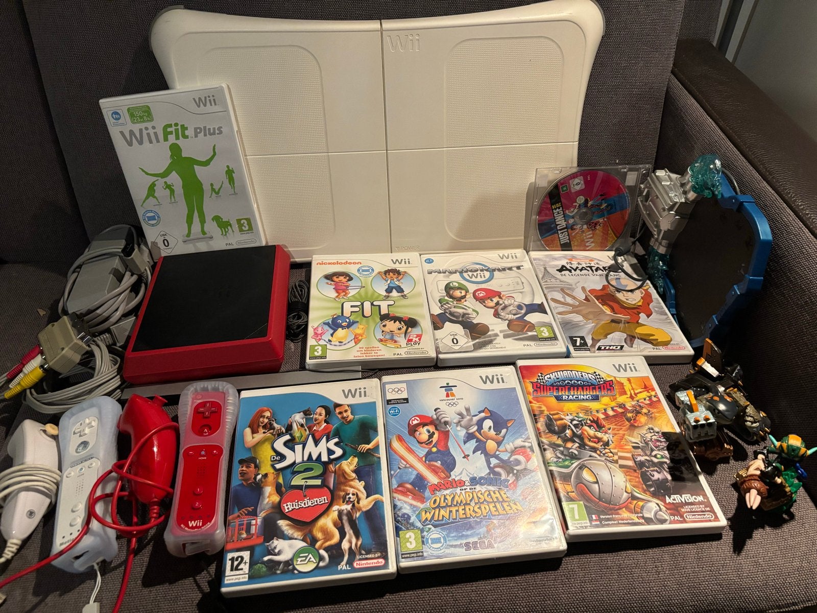 Wii console met veel games, controllers en accessoires, Ophalen of Verzenden, Gebruikt, Met 2 controllers, Met games