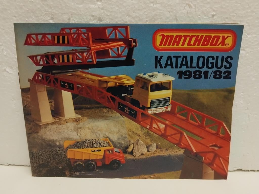 5x Matchbox catalogus 1976, 1977, 1978, 81/82 en 1984  3INCH, Hobby en Vrije tijd, Overige merken, 1:50 of kleiner, Overige typen