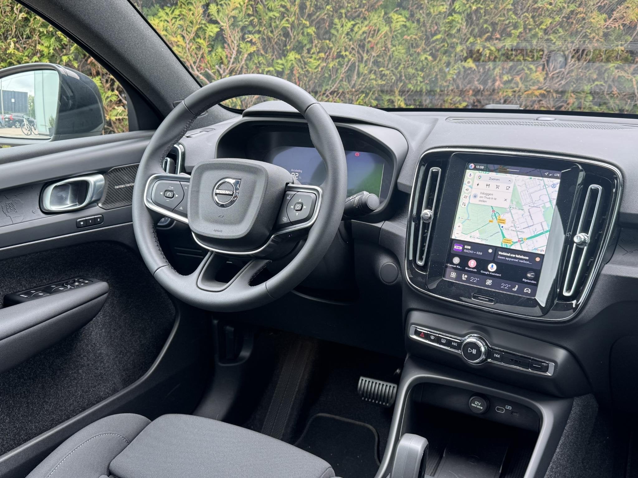 Volvo EC40 Single Motor Plus Europa 70 kWh | Getint glas | C, Auto's, Overige kleuren, Met garantie (alle), Nieuw, SUV of Terreinwagen