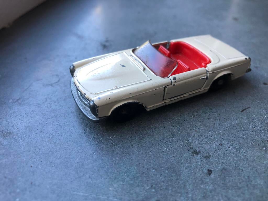 Matchbox series no 27 Mercedes 230 SL - Made by Lesney, Ophalen of Verzenden, Gebruikt, Auto