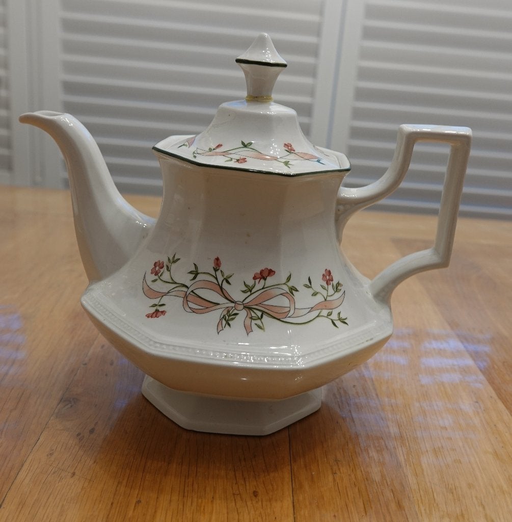 theepot Johnson Brothers Eternal Beau vintage servies, Huis en Inrichting, Keuken | Servies, Overige typen, Ophalen of Verzenden