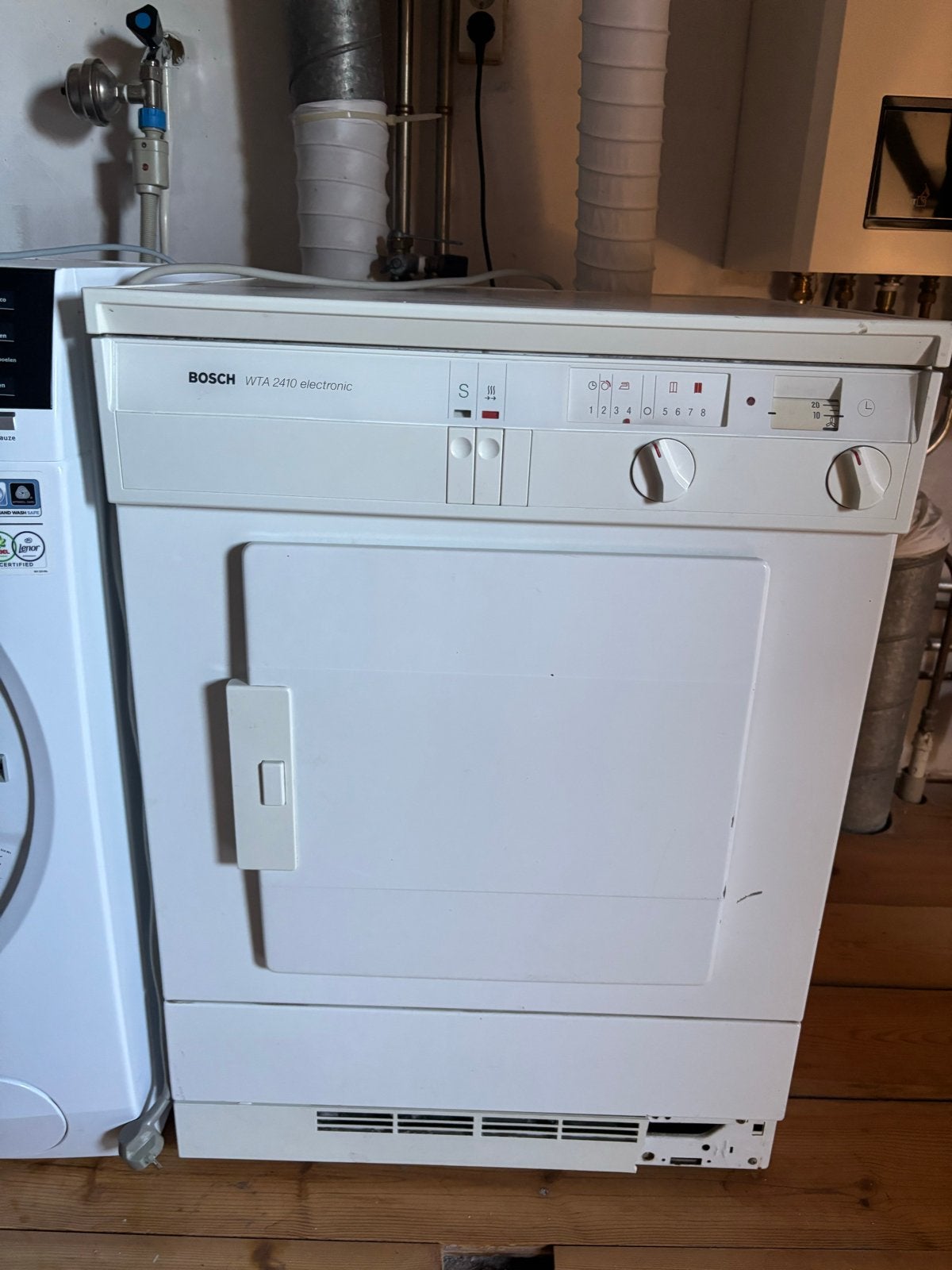 Gratis oude droger, Ophalen, 6 tot 8 kg, Gebruikt, Luchtafvoer
