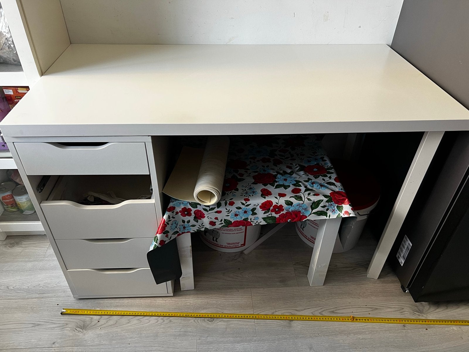 Wit bureau van ikea, Ophalen, Gebruikt, Met lades, Spaanplaat of MDF