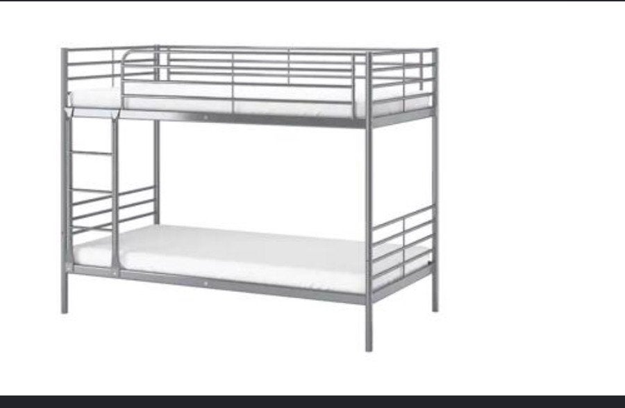 Metalen stapelbed van IKEA voor 3 personenen, Huis en Inrichting, Slaapkamer | Stapelbedden en Hoogslapers, Ophalen, Gebruikt