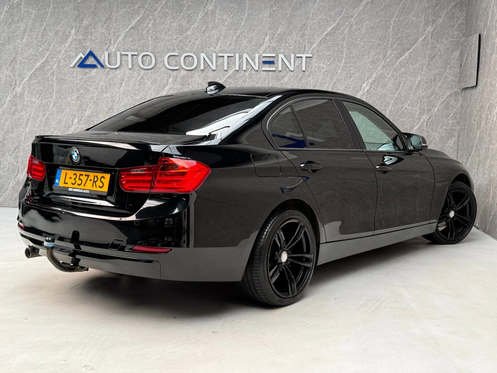 BMW 3-serie 318d Executive / Rijdt Goed, Auto's, BMW, 1385 kg, Zwart, Bedrijf, 1600 kg