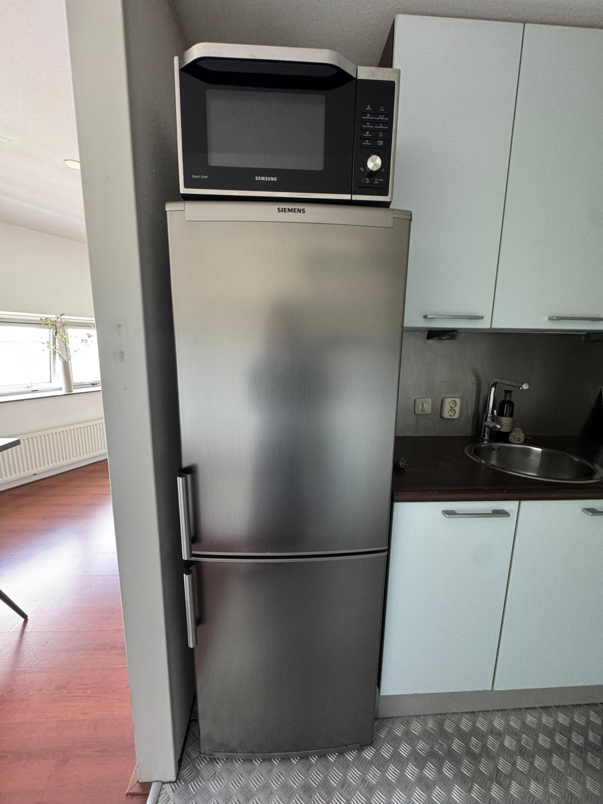 Oven cum microwave, Ophalen, Zonder vriesvak, 160 cm of meer, Minder dan 75 liter