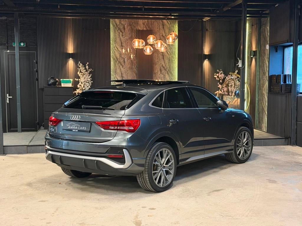 Audi Q3 Sportback 45 TFSI e S-Line|PANO|BOMVOL!, Auto's, Audi, Gebruikt, 150 pk, Leder en Stof, Origineel Nederlands