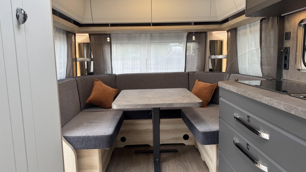 Foto 16 van Hobby De Luxe 460 UFE 2026 NIEUW!