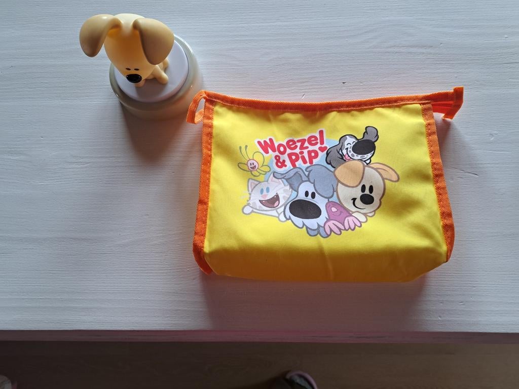 Nachtlampje Pip en nieuwe Woezel & Pip toilettas, Ophalen of Verzenden, Zo goed als nieuw, Overige typen