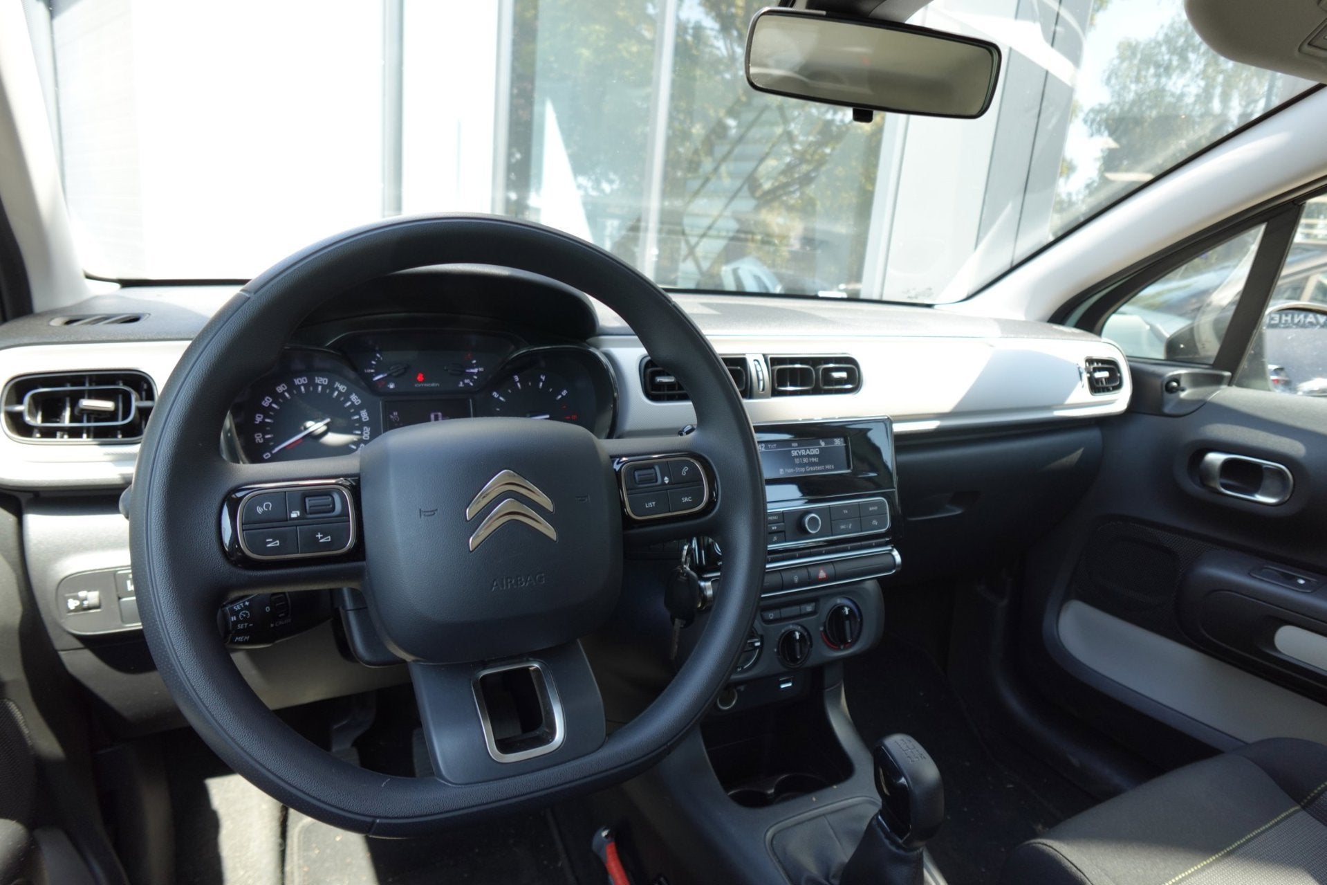 Citroen C3 1.2 PureTech S&S Live CRUISE BLUETOOTH NAVI, Auto's, Dealer onderhouden, 1199 cc, 450 kg, 68 pk