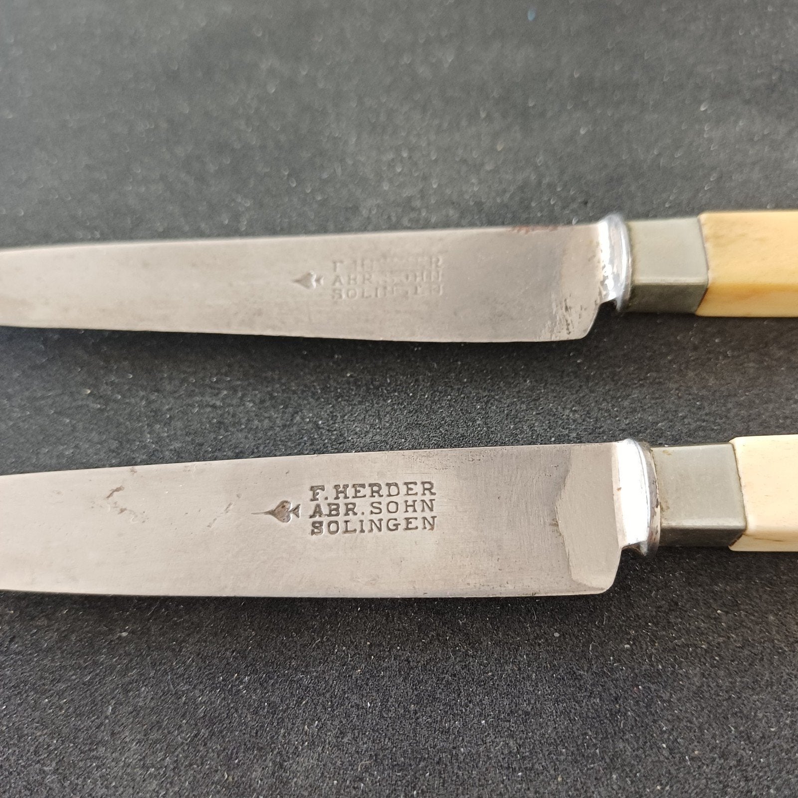 2x F.Herder Abr.Sohn klein mesje, Antiek en Kunst, Antiek | Bestek, Ophalen of Verzenden