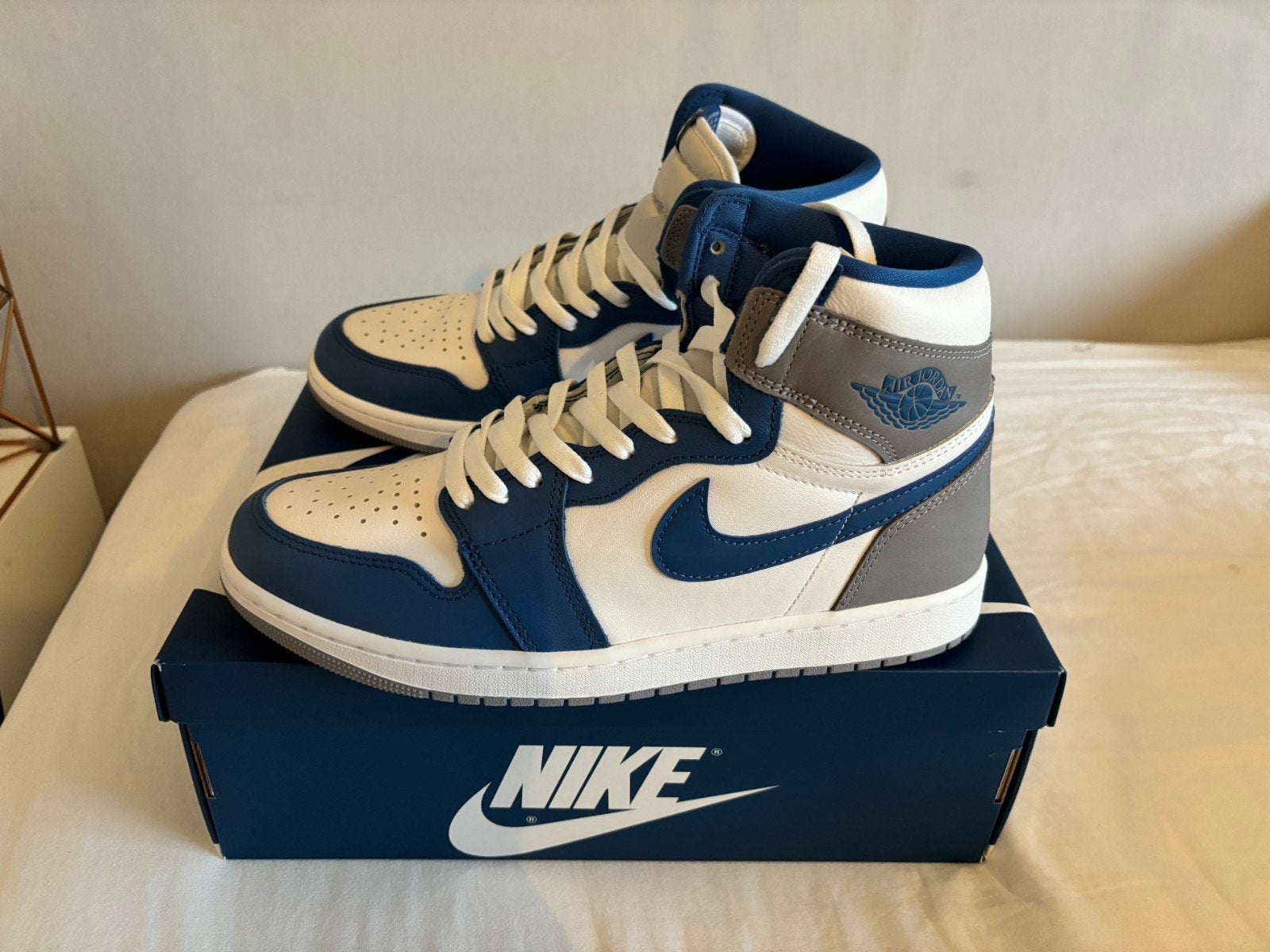 Te koop: Nieuwe Air Jordan 1 HI OG sneakers,maat 44.5., Kleding | Heren, Schoenen, Ophalen of Verzenden, Nieuw, Blauw