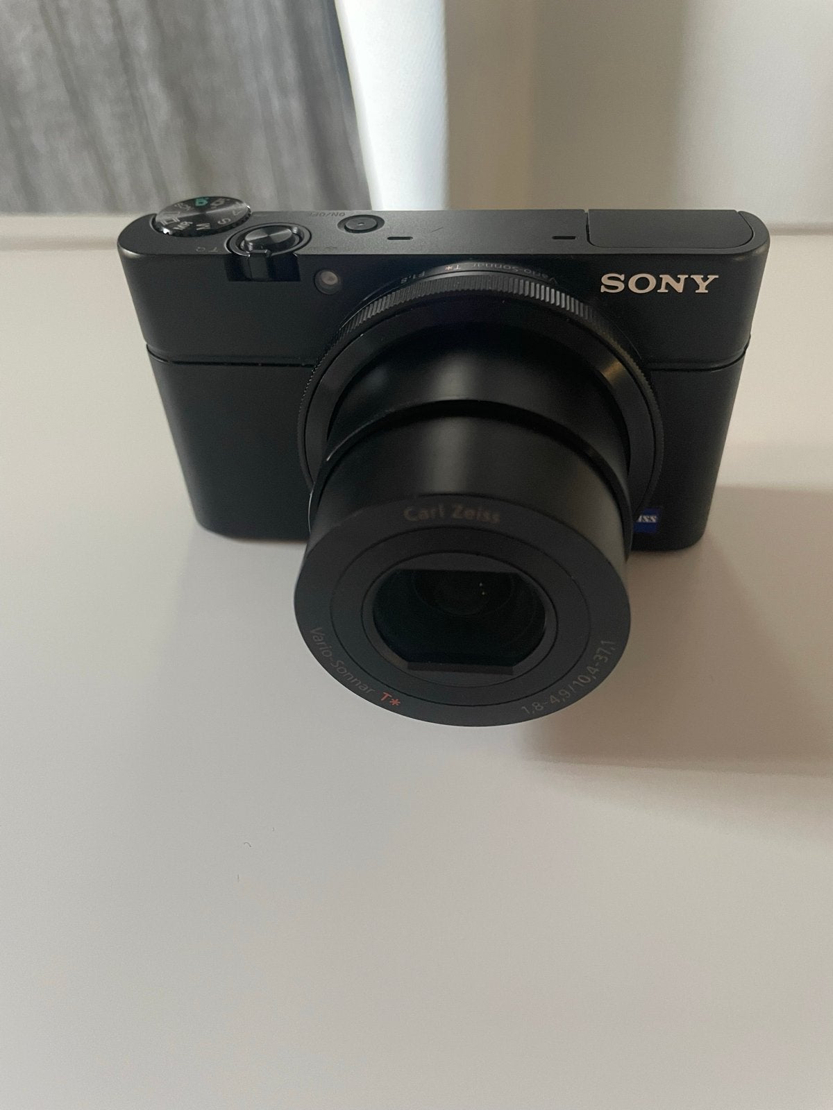 Sony RX100 Compactcamera met batterij, draagriem en tas, Ophalen of Verzenden, Accu, Compactcamera, Sony