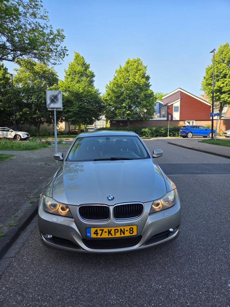 BMW 3-Serie 2.0 I 318 2010 Beige NAP NIEUWE APK PRACHT AUTO, Auto's, Achterwielaandrijving, Parkeersensor, Beige, Handgeschakeld