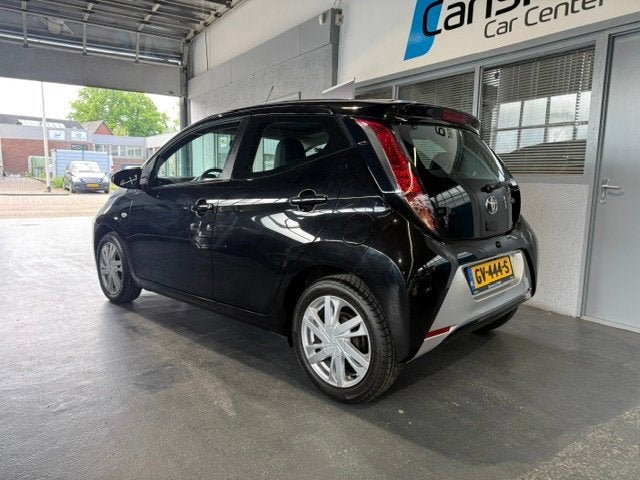 Toyota Aygo 1.0 VVT-i x-wave Vouwdak|Cruise|Navi|NAP, Voorwielaandrijving, Start-stop-systeem, Gebruikt, 4 stoelen