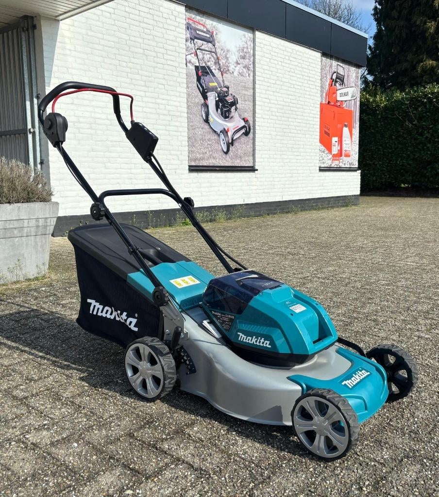 Makita DLM460 Accu Grasmaaier – Betrouwbare tuinmachine, Tuin en Terras, Grasmaaiers, Nieuw, Accu-grasmaaier, 40 t/m 49 cm, Mulchfunctie
