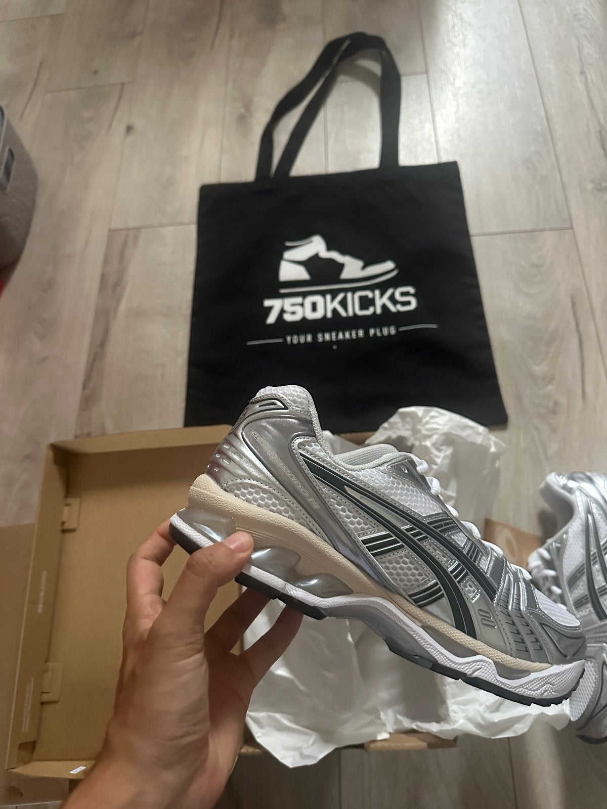 ASICS Gel-Kayano 14 White Graphite Grey Maat EU44, Overige kleuren, Nieuw, Ophalen of Verzenden, A