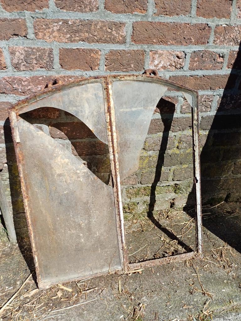 Gietijzeren dakraam, Doe-het-zelf en Verbouw, Glas en Ramen, Ophalen, Gebruikt, Minder dan 80 cm, Minder dan 80 cm