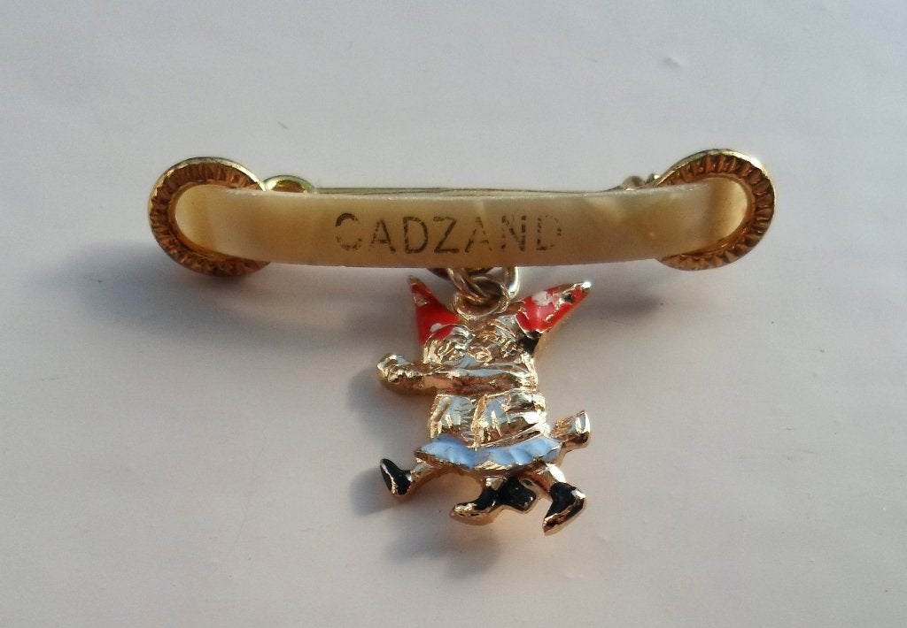 Broche. Cadzand. Souvenir uit de jaren '60., Ophalen of Verzenden, Gebruikt, Overige kleuren, Overige materialen