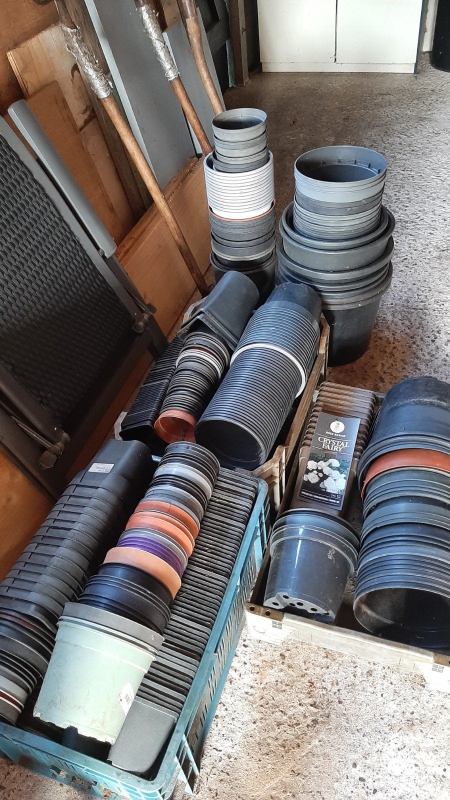 Te koop heel veel  potten om te poten of kweken, Ophalen, Kunststof, Rond, Minder dan 40 cm