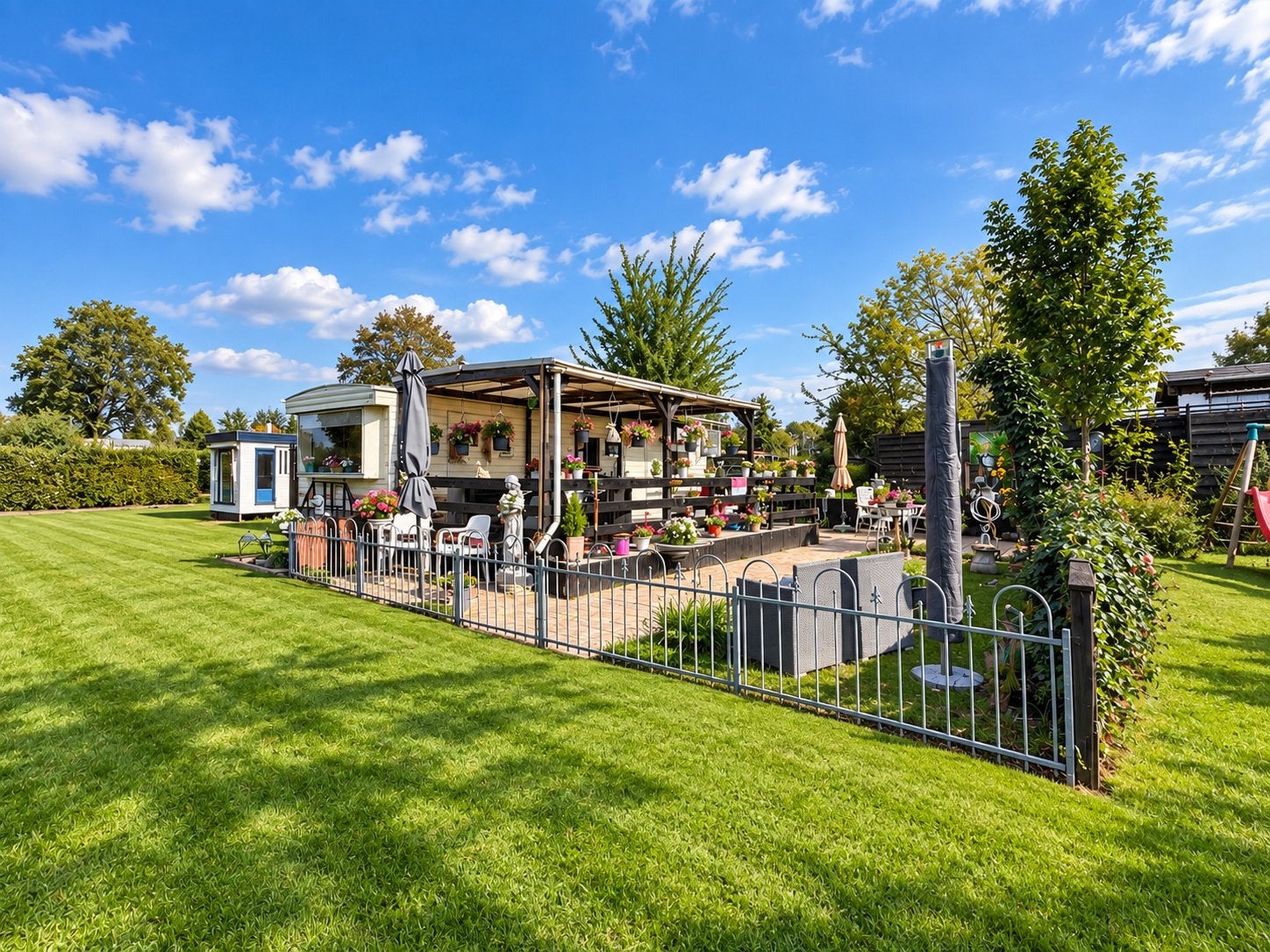 Stacaravan vakantiewoning staanplaats staplaats Gelderland, 2 slaapkamers, Gelderland en Veluwe, Chalet, Bungalow of Caravan, 4 personen