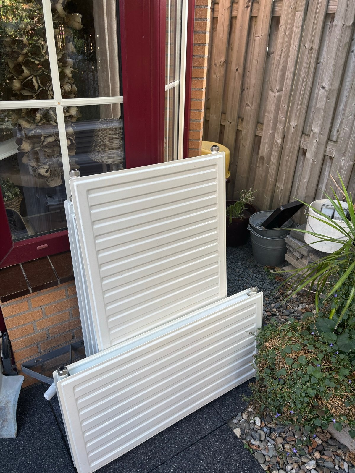 Diverse radiatoren met ophangbeugels, Doe-het-zelf en Verbouw, Verwarming en Radiatoren, Ophalen, 30 tot 80 cm, Gebruikt, Radiator