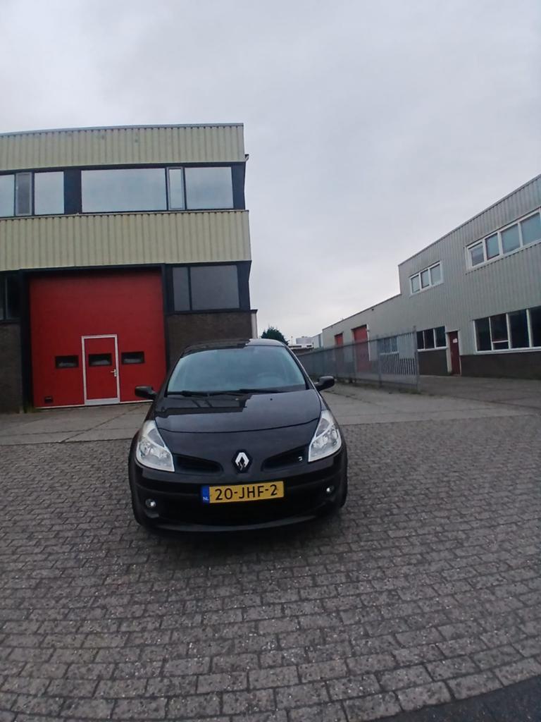 Renault Clio Zwart 1.2 TCE Collection, Ophalen