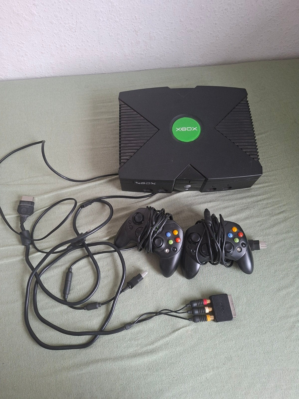 Xbox Classic met 2 controllers en meer dan 50 spellen, Spelcomputers en Games, Spelcomputers | Xbox Original, Gebruikt, Met 2 controllers