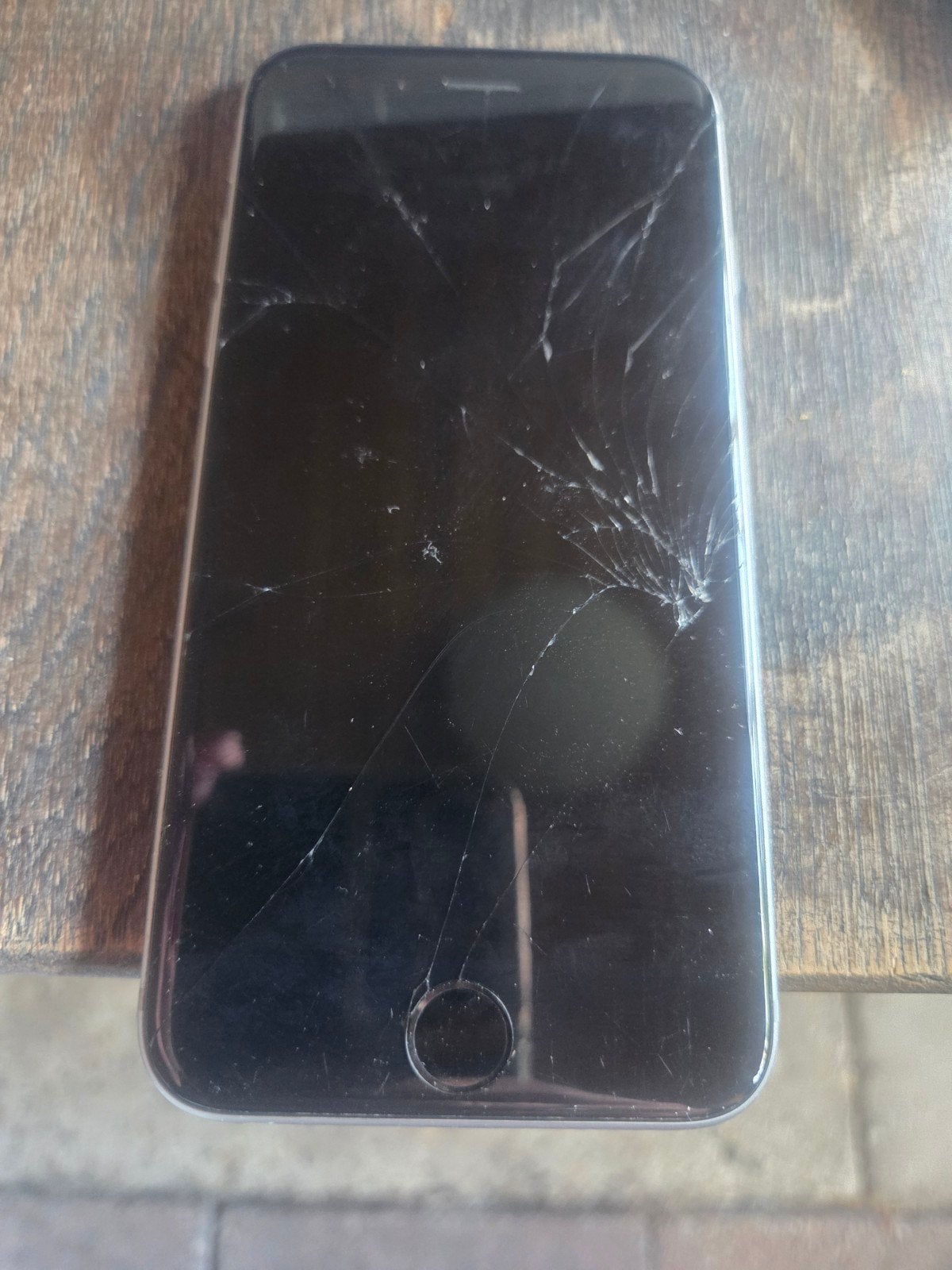 iPhone 6S - Gebarsten scherm, ideaal voor onderdelen, Telecommunicatie, 16 GB, Ophalen of Verzenden, Zonder simlock, Niet werkend
