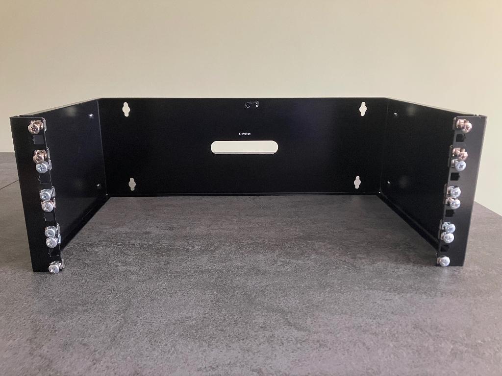 Deltaco 4U wandhouder / wall mount / server rack 19 inch, Computers en Software, Serverkasten, Ophalen, Gebruikt